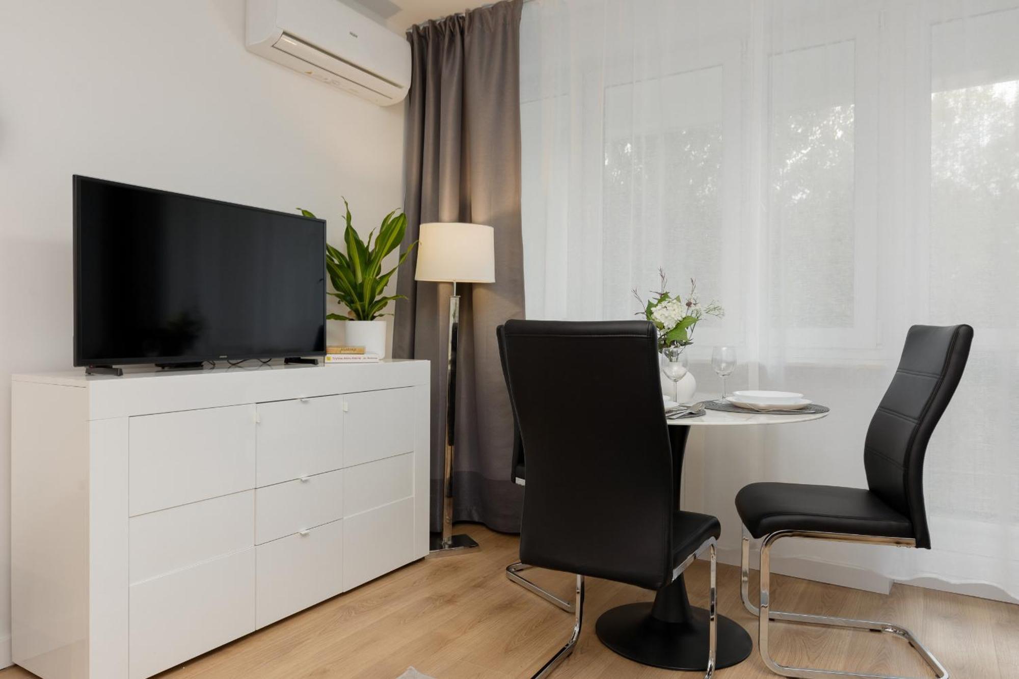 Studio Bruna Metro Pole Mokotowskie By Noclegi Renters Warszawa Eksteriør billede